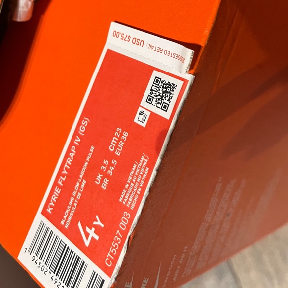 KYRIE FLYTRAP IV GS (Space-jam edition) - Picture 6 of 6